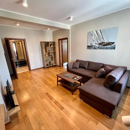 Location ! Location ! Location ! City Garden View Oak Apartment Sofia Exterior photo