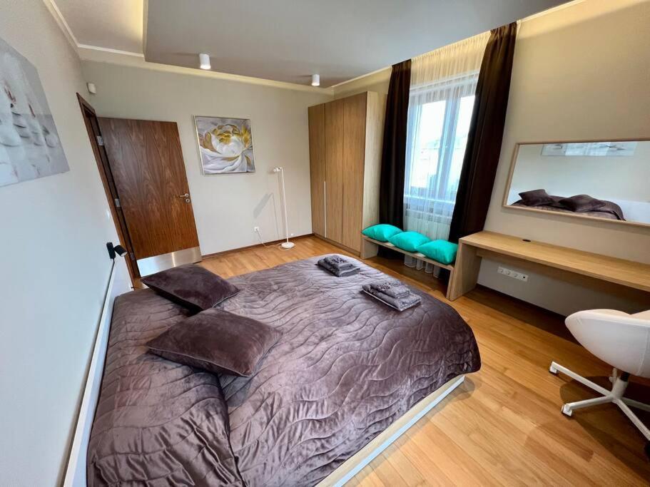 Apartament Location ! Location ! Location ! Garden View Oak Sofia