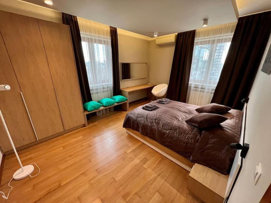 Apartament Location ! Location ! Location ! Garden View Oak