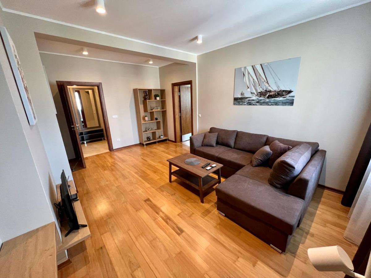 Location ! Location ! Location ! Garden View Oak Apartament Sofia